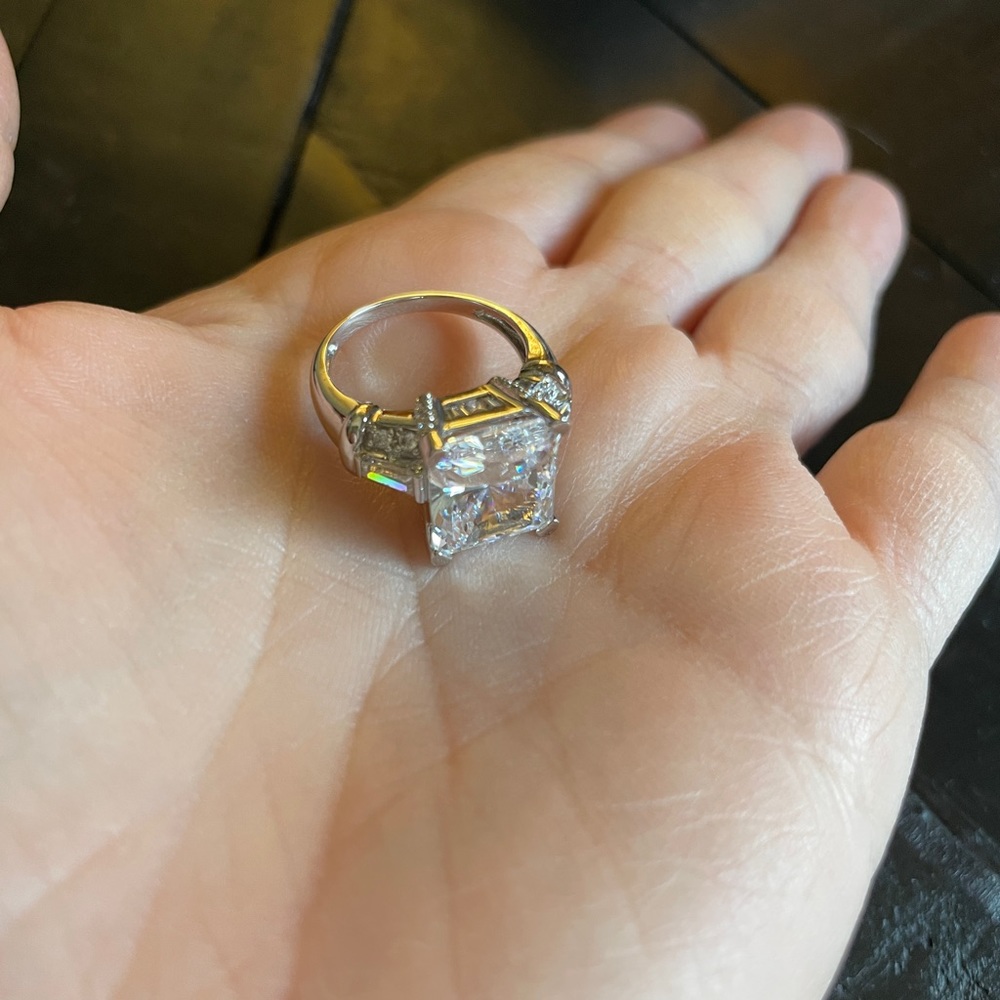 Silver CZ Ring Size 6